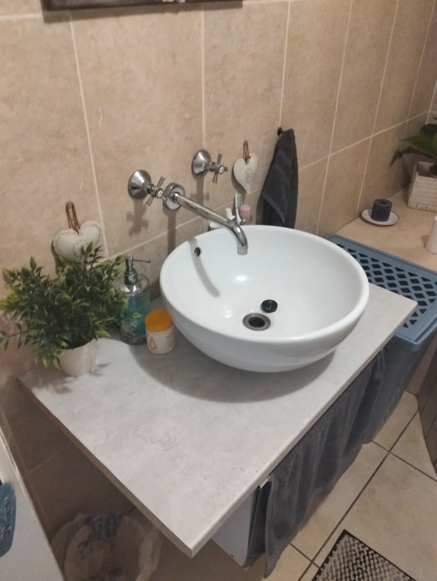 To Let 3 Bedroom Property for Rent in Ferreira Town Eastern Cape